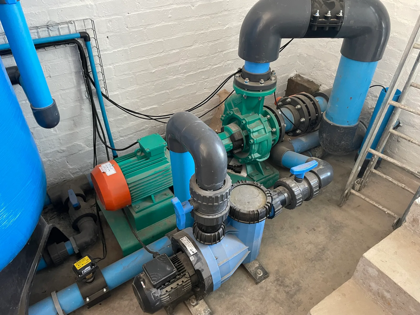 Borehole and dam water treatment filtration skids